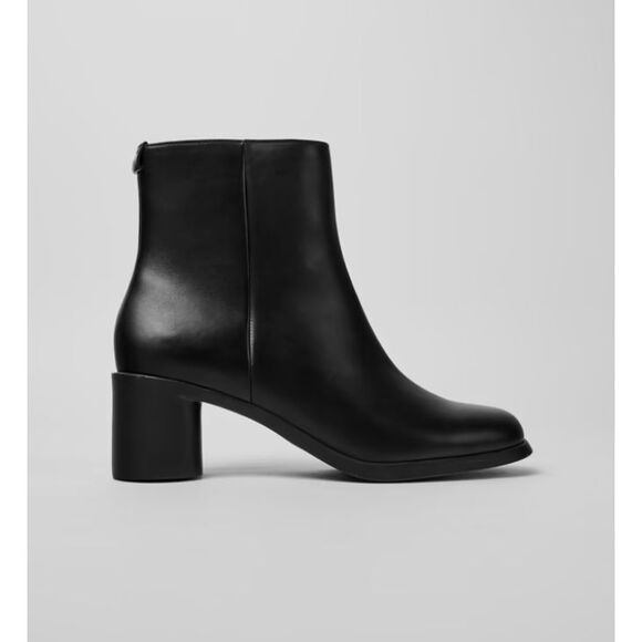 Camper NWOT* Meda Black Leather Boots, Size EU 39 / US 9, MSRP $238 - Picture 1 of 12